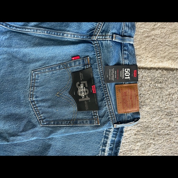 Levi’s 501 original cropped jean - Picture 3 of 4